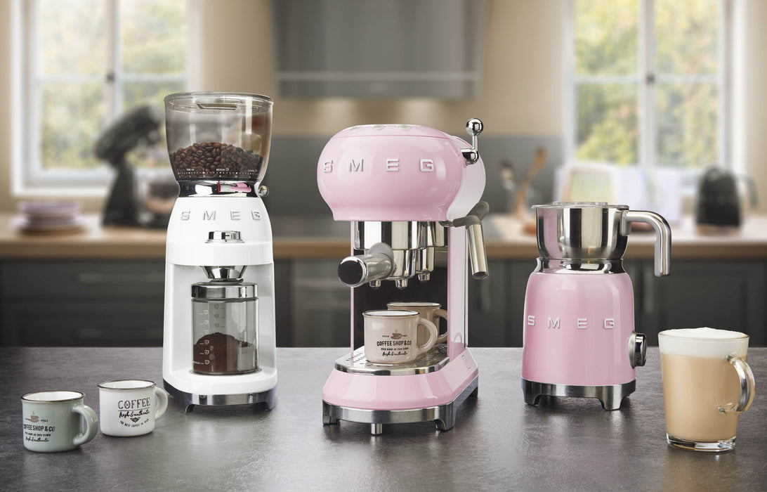 EAN 8017709283049 - Smeg CGF01WHEU molinillo de café 150 W Blanco imagen 10