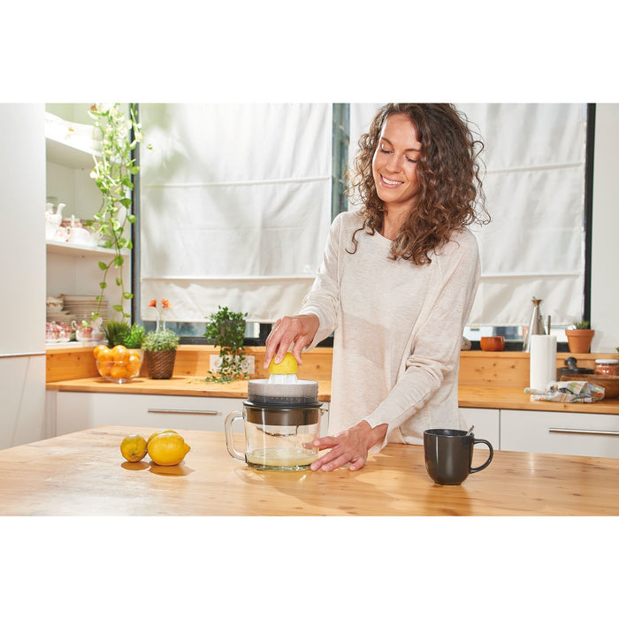 EAN 8432406240070 - Black & Decker BXCJ30E exprimidor 30 W Negro, Transparente imagen 5