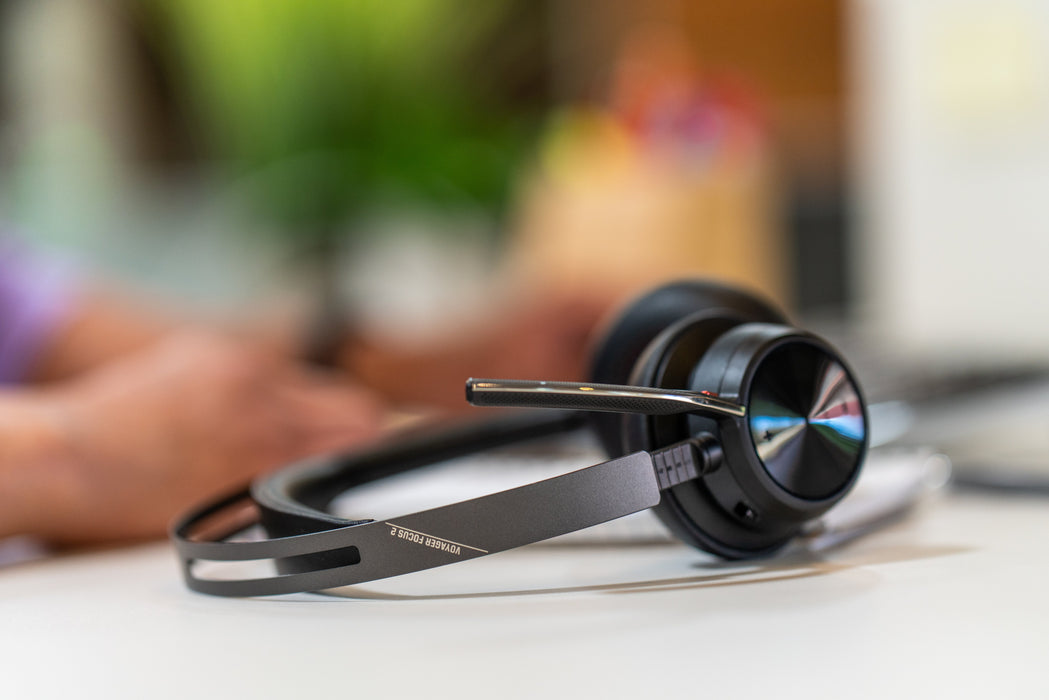 EAN 5715063735244 - HP Poly Voyager Focus 2 USB-C-C Headset +USB-C/A Adapter Inalámbrico Diadema Oficina/Centro de llamadas U imagen 5
