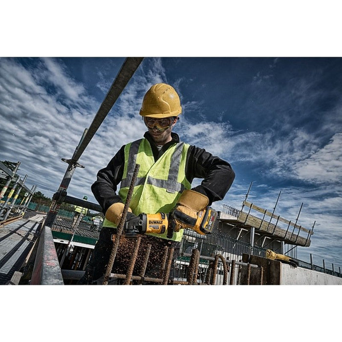EAN 5035048734384 - DeWALT DCG418NT-XJ lijadora portátil Lijadora de banda Negro, Amarillo imagen 10