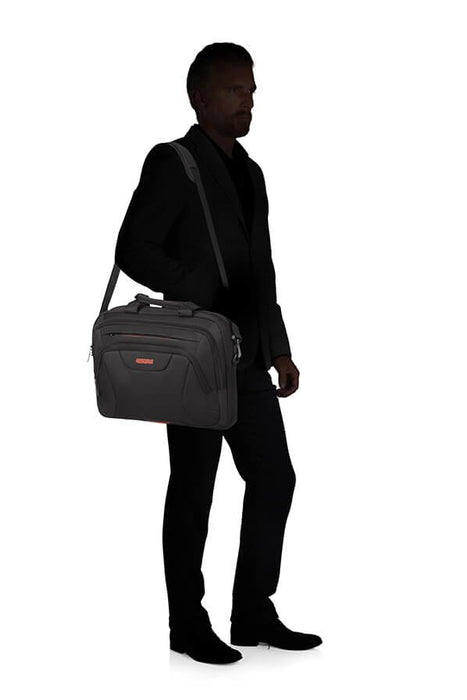 EAN 5414847994340 - American Tourister At Work 39,6 cm (15.6") Maletín Negro, Naranja imagen 3