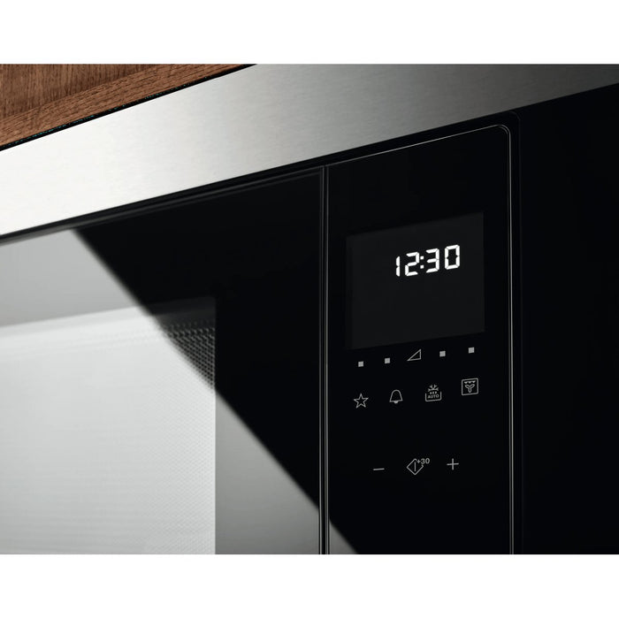EAN 7333394155555 - Electrolux EMS4253TBX Acero inoxidable Microondas con grill Integrado 25 L 900 W imagen 2