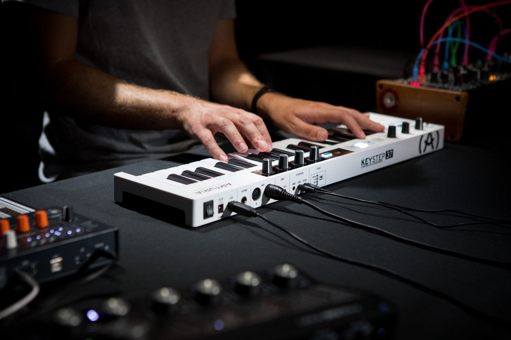 EAN 3760033531540 - Arturia KeyStep 37 teclado MIDI 37 llaves USB Blanco imagen 4