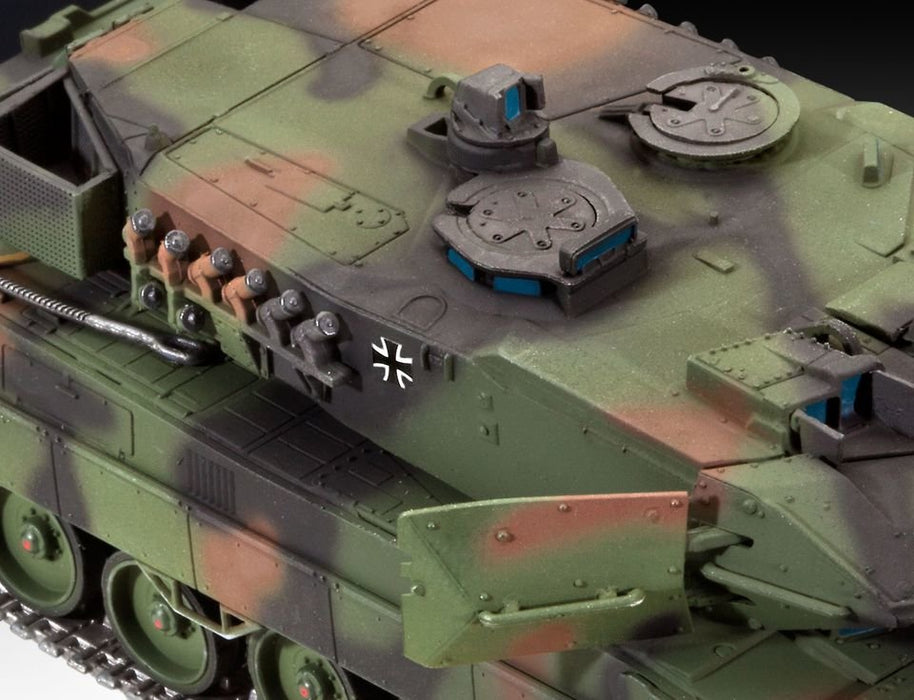 EAN 4009803031804 - Revell Leopard 2 A6/A6M Tank model Kit de montaje 1:72 imagen 3