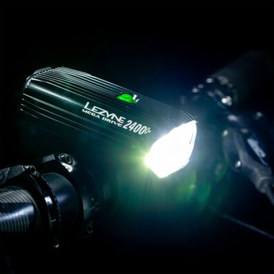 Lezyne Luz Bicicleta Delantera - Mega Drive 2400+ - Negro