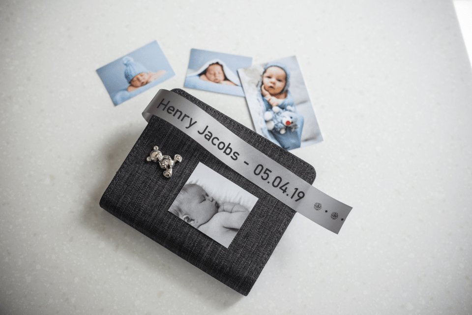EAN 4977766801867 - Brother TZE-R951 cinta para impresora de etiquetas Negro sobre plata imagen 4