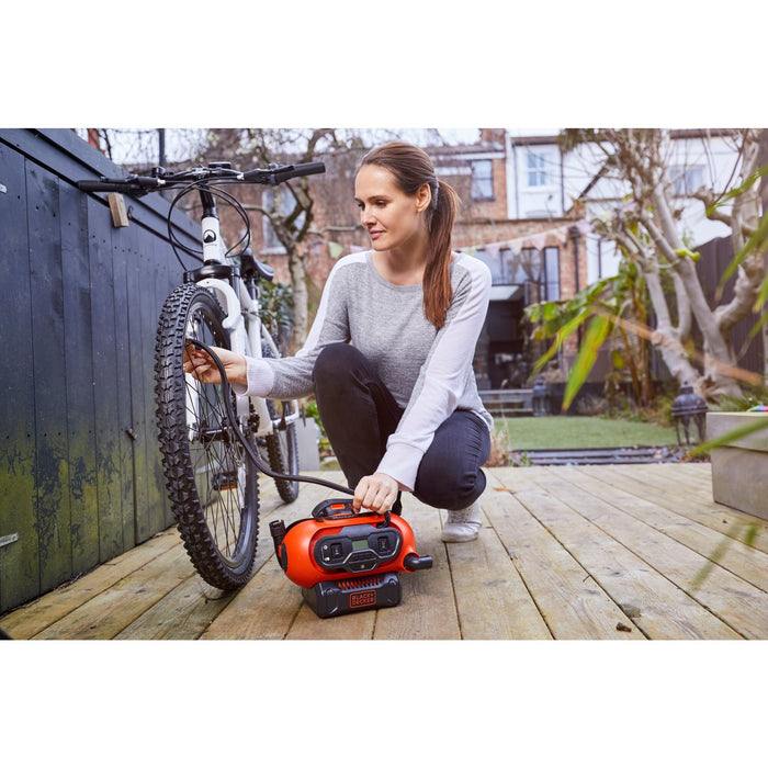 EAN 5035048661628 - Black & Decker BDCINF18N-QS compresor de aire 160 l/min Bomba de aire/conexión a la toma del encendedor imagen 9