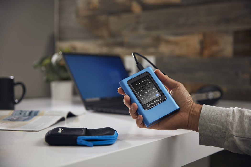 EAN 0740617328424 - Kingston Technology IronKey Vault Privacy 80 1,92 TB USB Tipo C 3.2 Gen 1 (3.1 Gen 1) Azul imagen 12