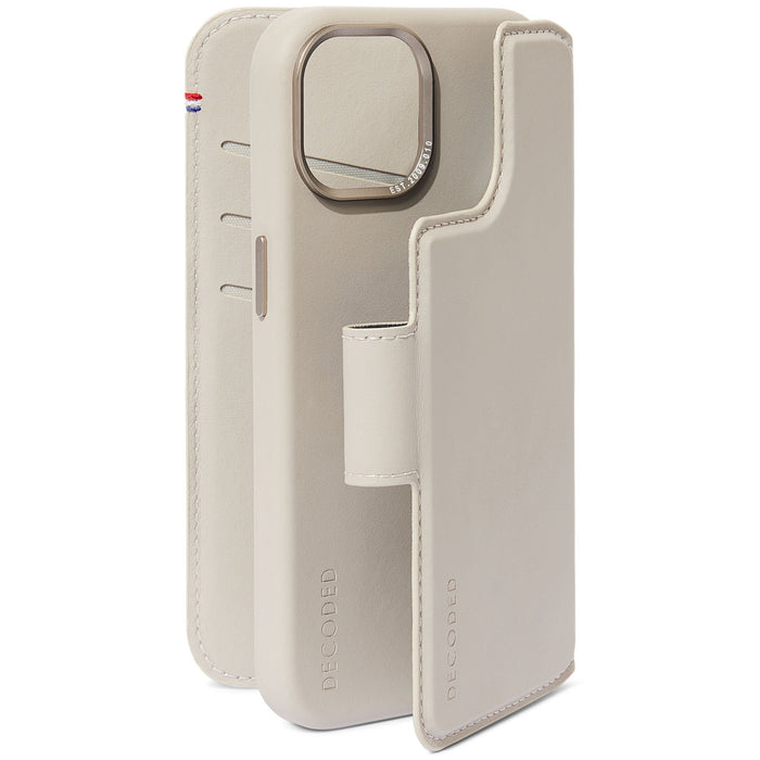 EAN 8720593010584 - Decoded D24IPO15PLDW5CY funda para teléfono móvil 17 cm (6.7") Funda cartera Beige imagen 2