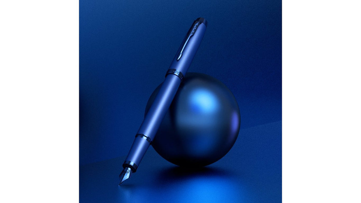EAN 3026981729645 - Parker IM Monochrome pluma estilográfica Sistema de llenado integrado Azul 1 pieza(s) imagen 10
