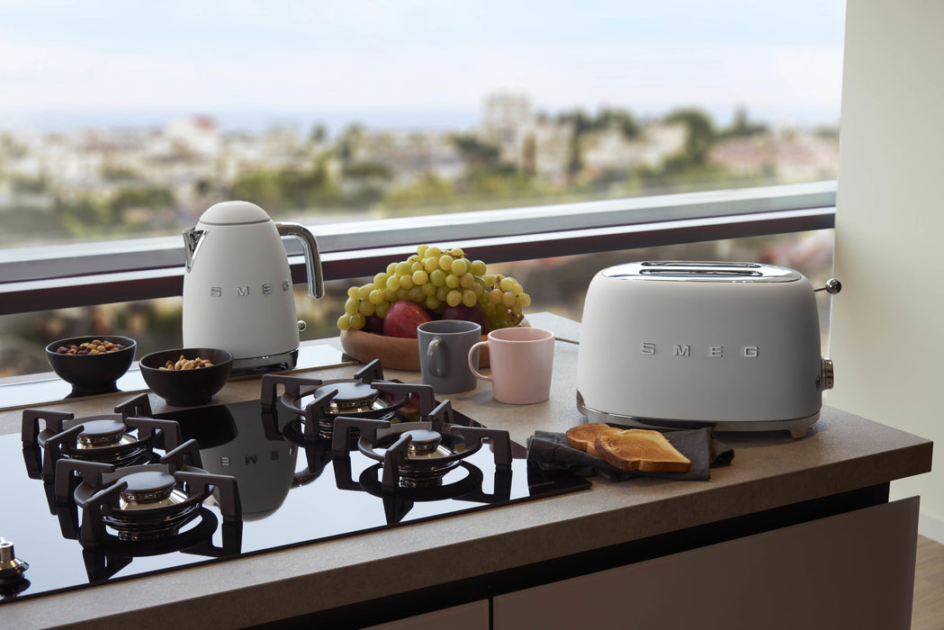EAN 8017709290719 - Smeg KLF03WHMEU tetera eléctrica 1,7 L 2400 W Blanco imagen 22