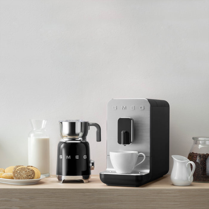 EAN 8017709334734 - Smeg BCC11BLMEU cafetera eléctrica Totalmente automática Máquina espresso 1,4 L imagen 32