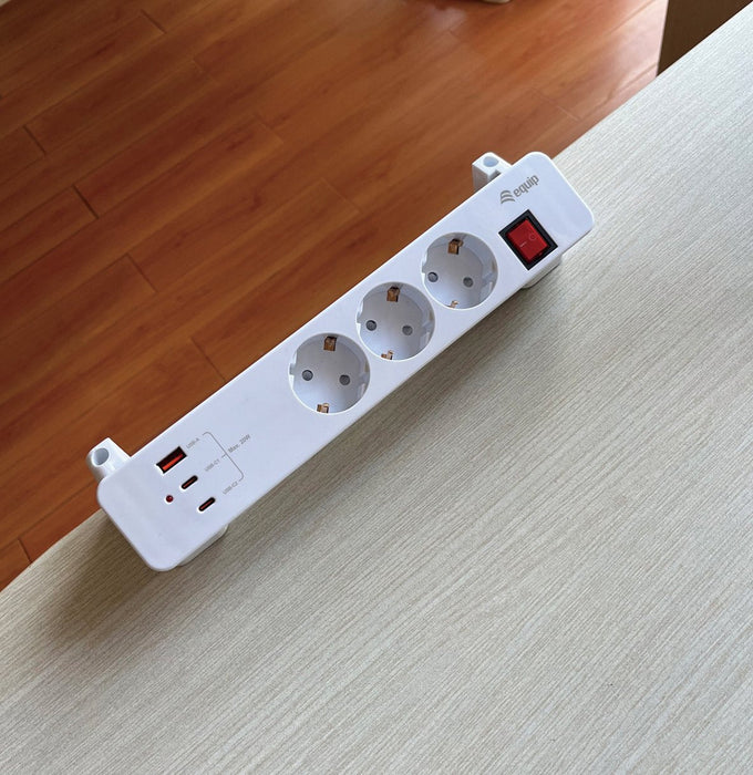 Equip Meckdosenleime 3xschuko 2xusbc Usba+Switch Cl Pla.