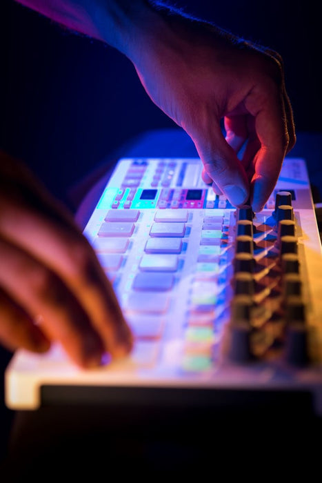 Arturia 430111 Beatstep Pro Usb/Midi/Cv Controller & Sequencer