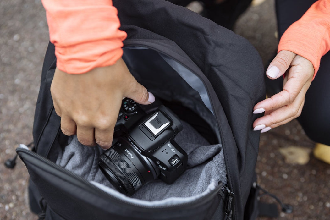 Canon Eos R50, Black + Rf-S 18-45 Is Stm + Rf-S 55-210mm F5-7.1 Is Stm Kit Milc 24,2 Mp Cmos 6000 X 4000 Pixeles Negro