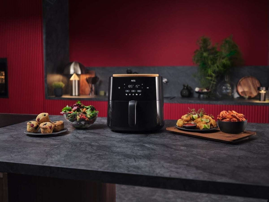 EAN 7333394032627 - AEG AAF7B Sencillo 6,8 L 1800 W Freidora de aire caliente Negro imagen 11