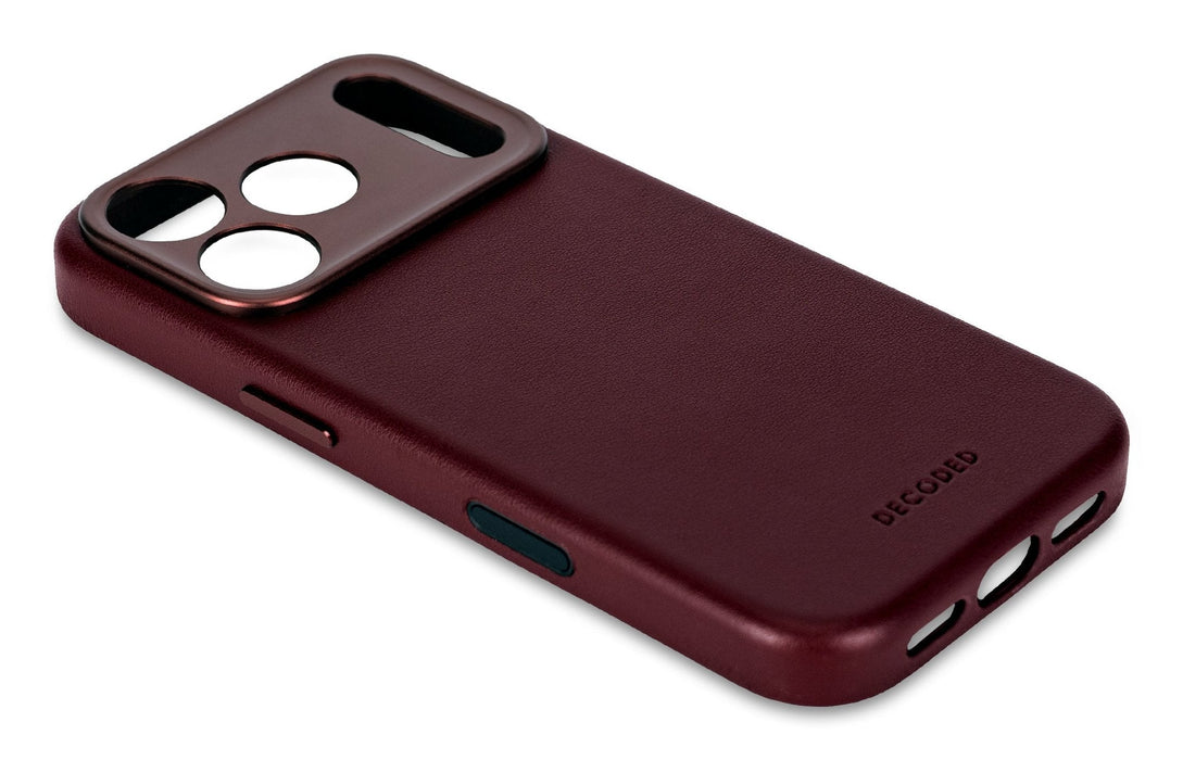 Decoded Leather Backcover Iphone 17 Pro Dark Ruby