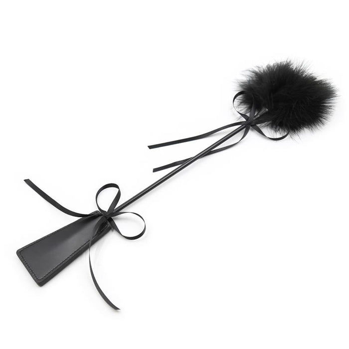 Plumas Estimuladoras Y Fusta 2 En 1 Negro
