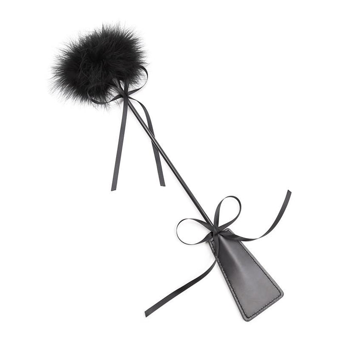 Plumas Estimuladoras Y Fusta 2 En 1 Negro